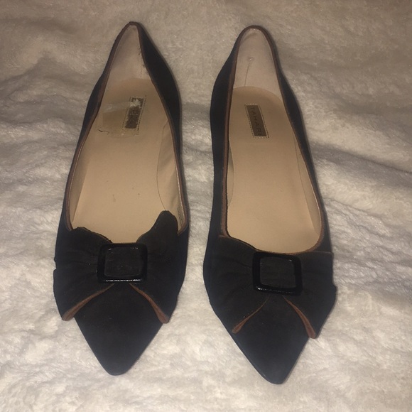 Tahari bunny heel pointed toe pump with bow detail - Picture 2 of 4